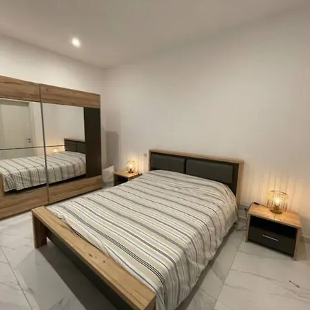 Superb With Pool & Spectacular Views *